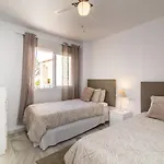 Marbella Lovely 3-Bedroom Apartment 350 M Walk To The Beach