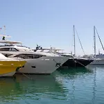 Puerto Banus Luxurious Apartment In The Heart Of The Port