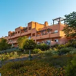 Beautiful 2-Bed Apartment In Casares Costa