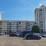 Piso Soleado Con Buena Ubicacion