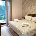 Old Town Ground Floor New Apartment, Beach, Parking